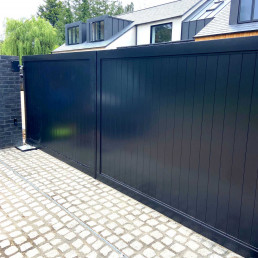 Metal Gates